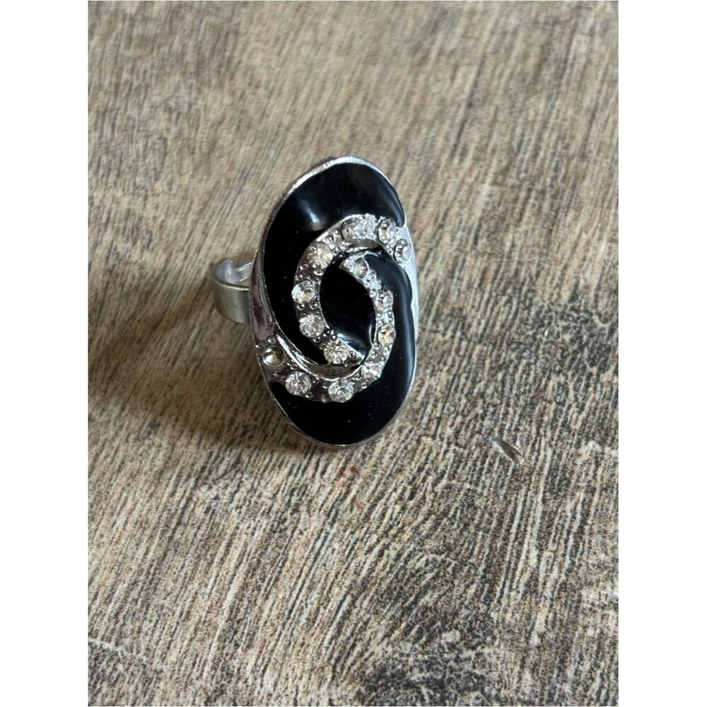 Women’s adjustable Art Deco oval black enamel rhinestones swirl statement ring